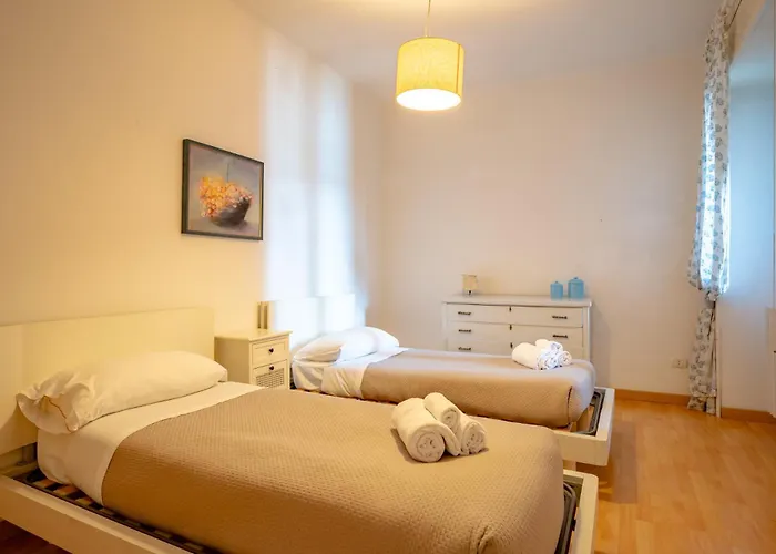 Mandello Riva Granda 曼代洛-德尔拉里奥